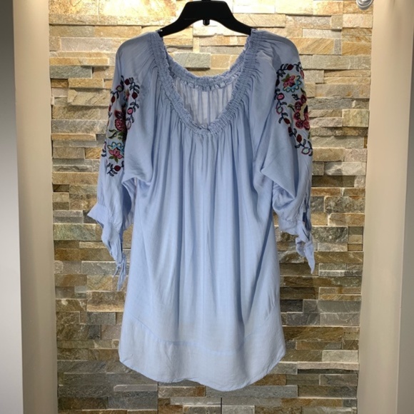 Democracy Embroidered Blouse (Plus Size) - Picture 2 of 5